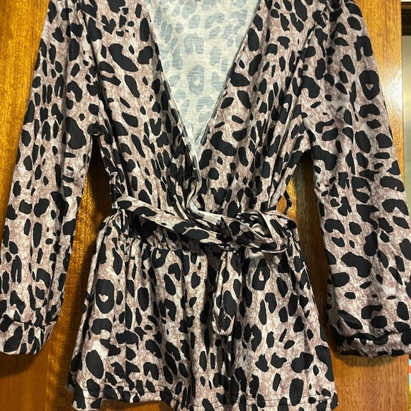 Brand new without tags xl blouse - Picture 1 of 4